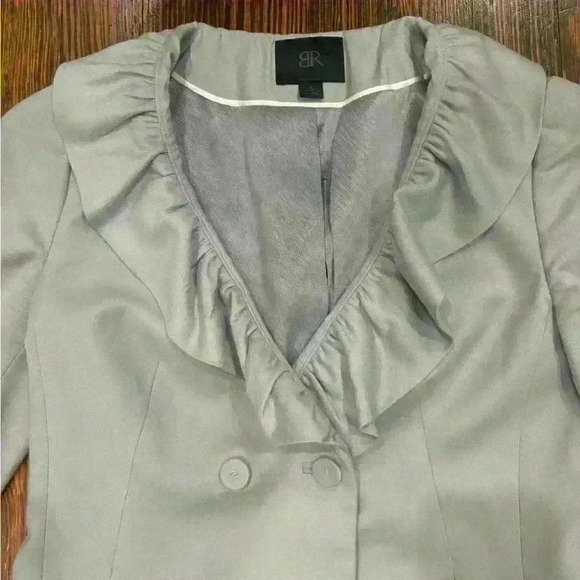 Banana Republic Women’s Ruffled  100% wool Blazer Sz 2 - Picture 3 of 5
